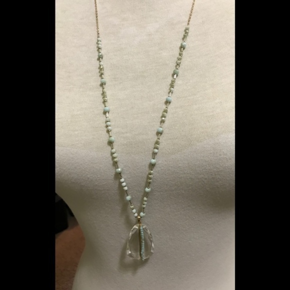 NWT C.i.T.Y. Earring & Necklace Jewelry Set